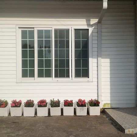 Geoje Ton Ton Guesthouse Exterior foto